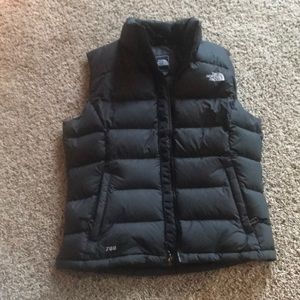 North face black puff vest